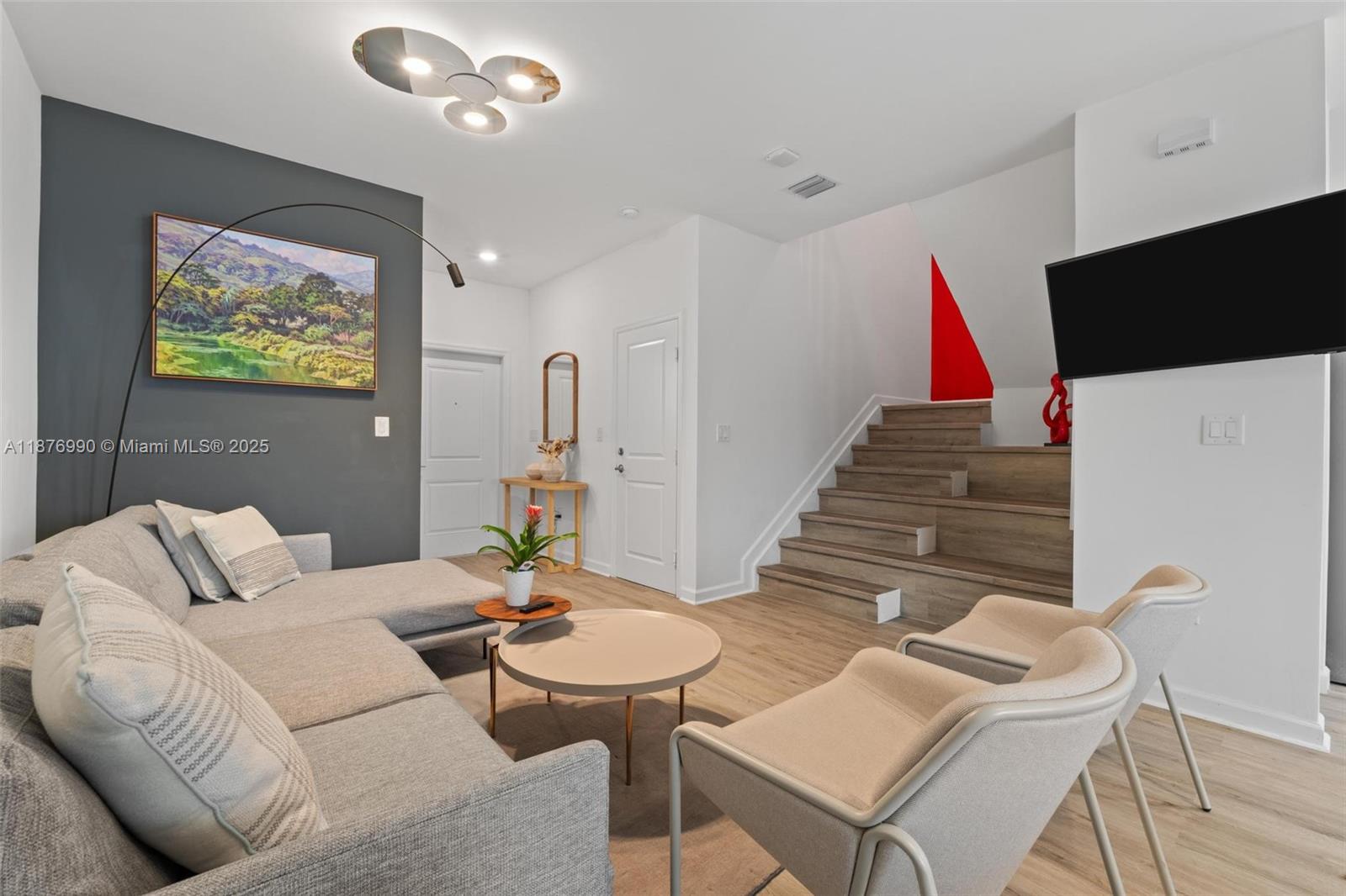 VIA VENTURE NEIGHBORHOOD - Residential