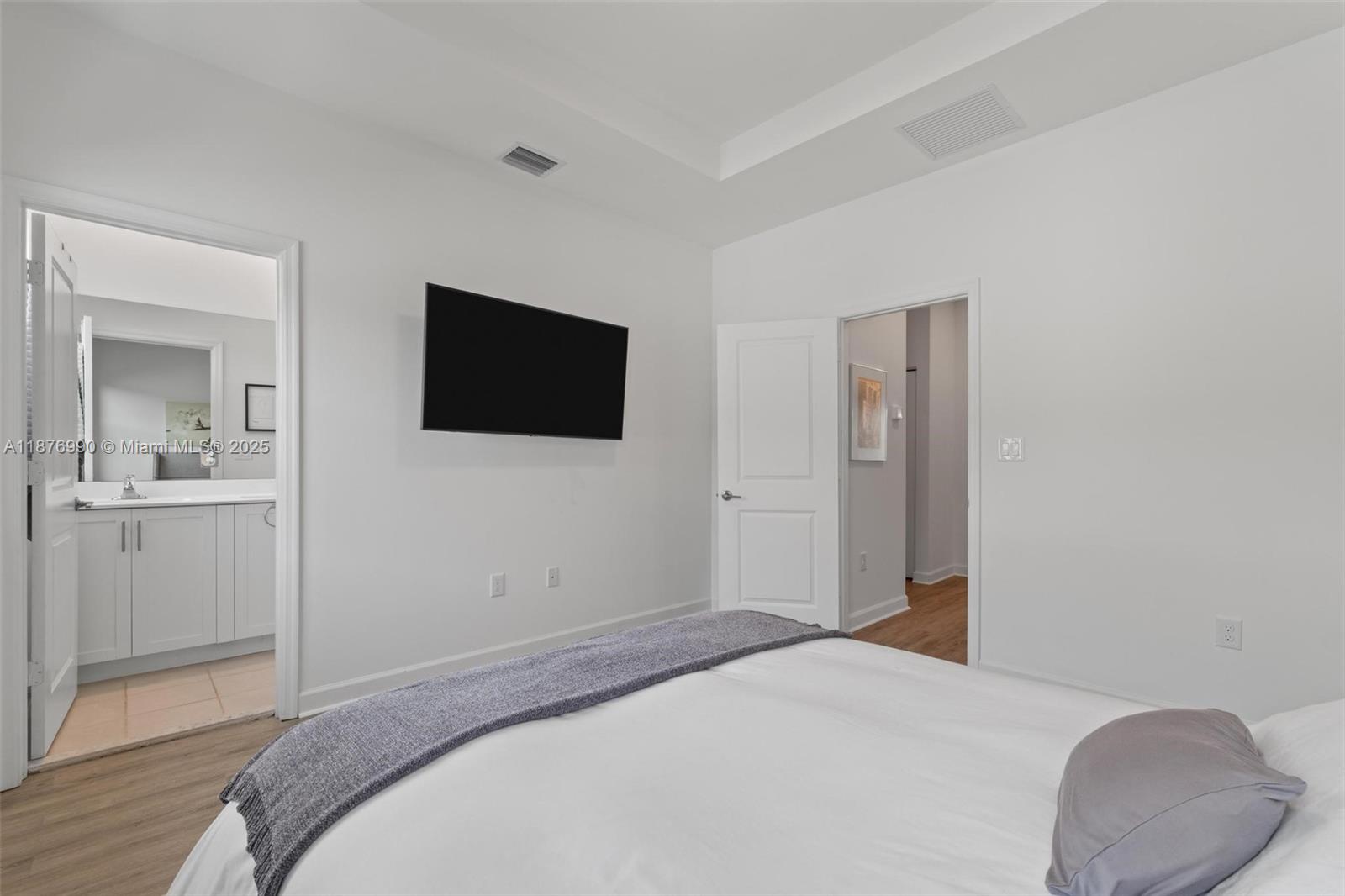 VIA VENTURE NEIGHBORHOOD - Residential