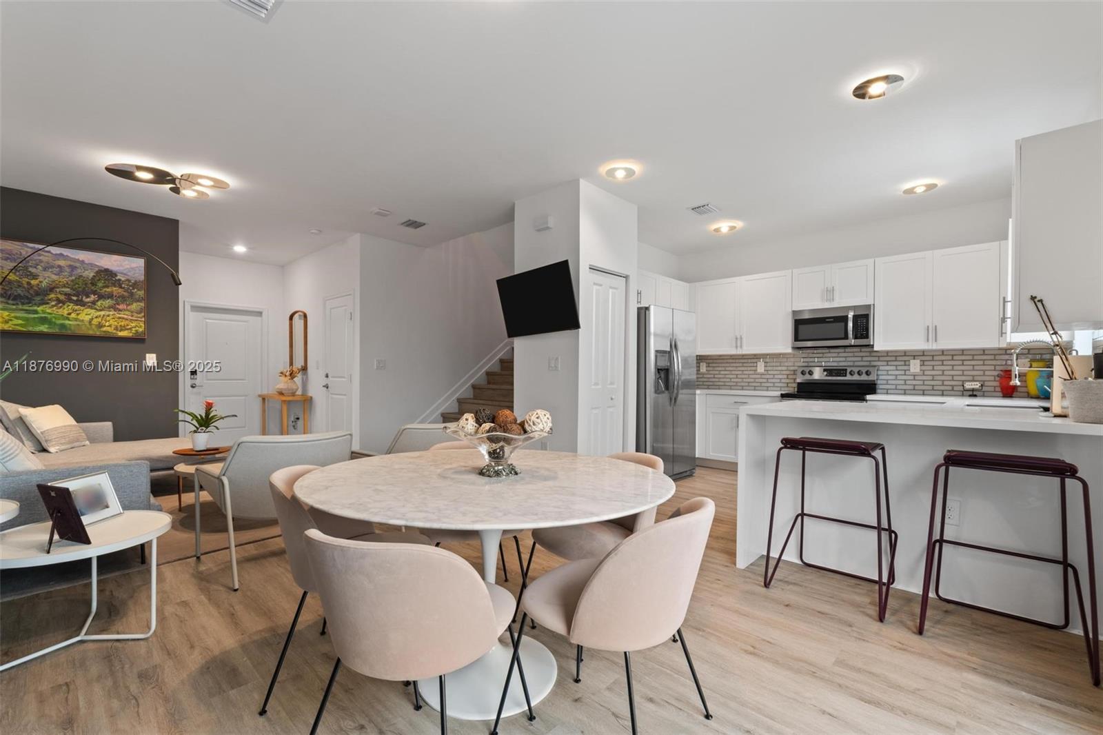 VIA VENTURE NEIGHBORHOOD - Residential