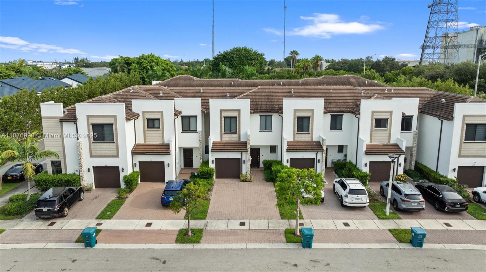 VIA VENTURE NEIGHBORHOOD - Residential