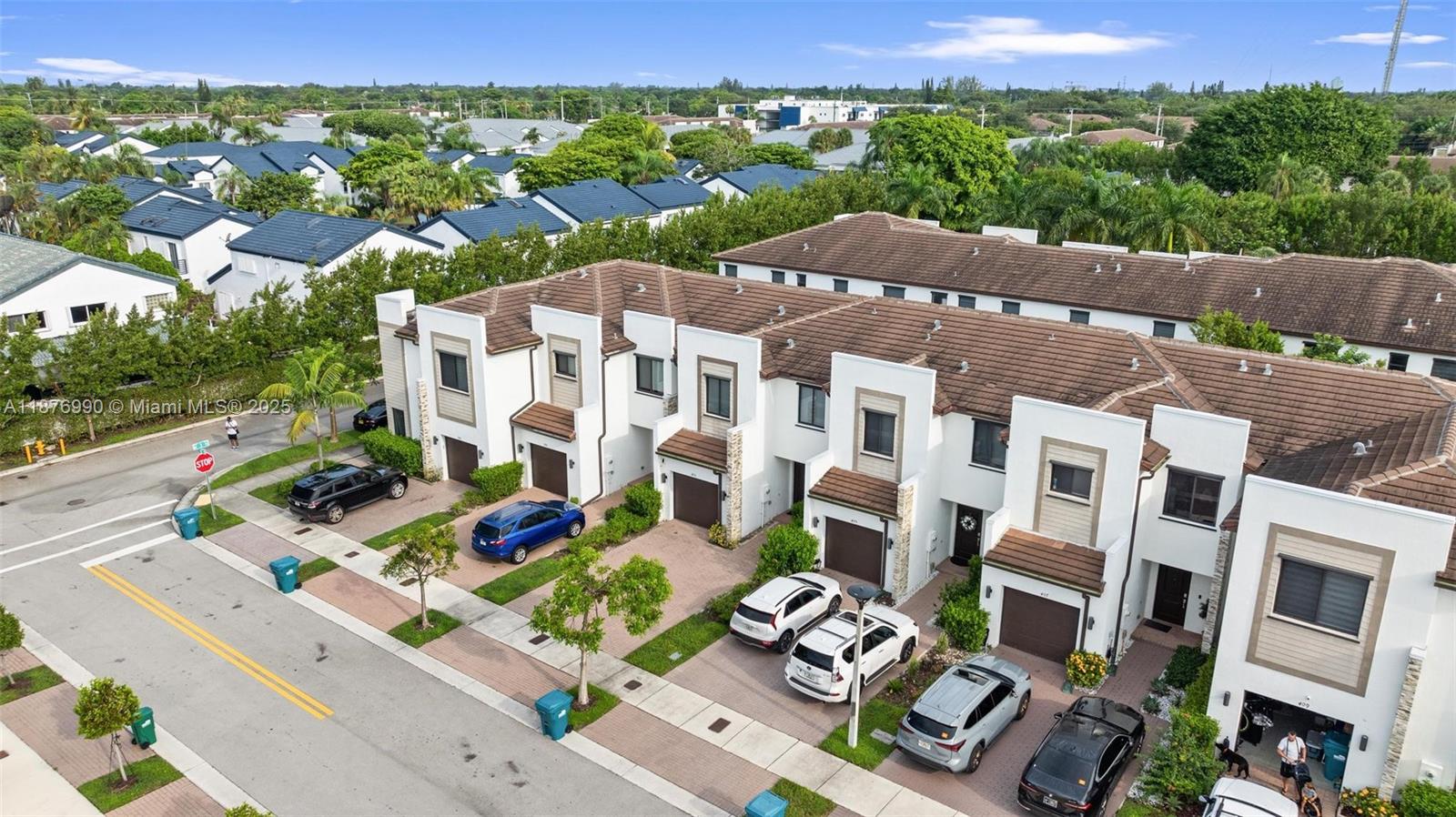 VIA VENTURE NEIGHBORHOOD - Residential