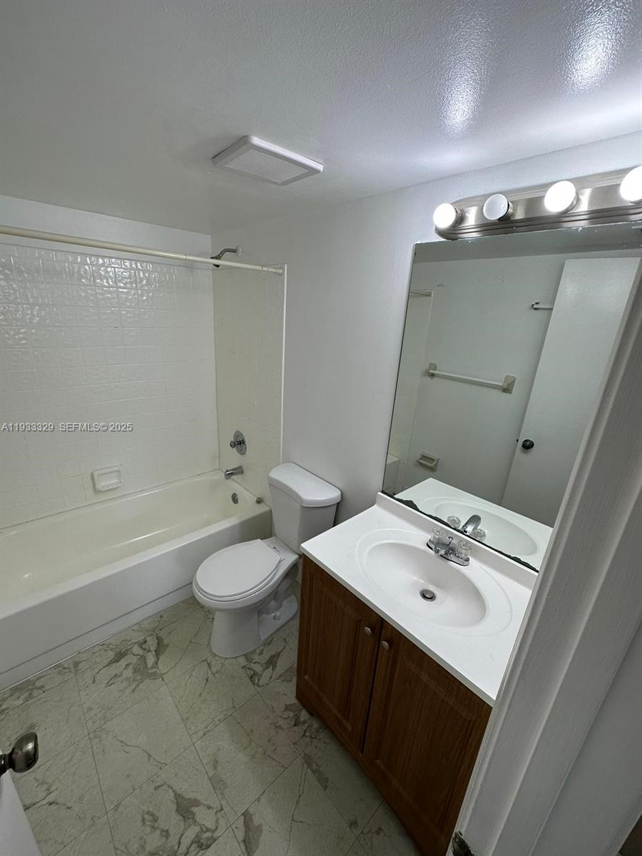 LAKEWOOD VILLAGE - Residential Lease