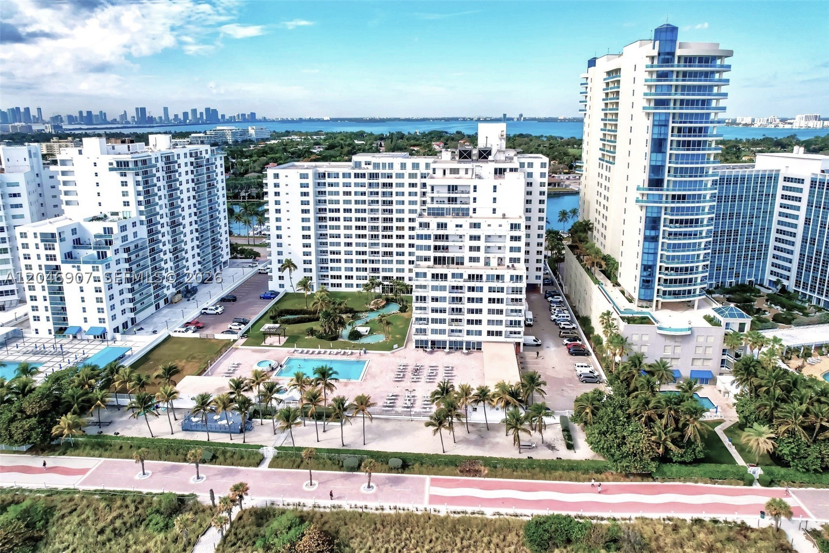 5005 Collins Ave 1224