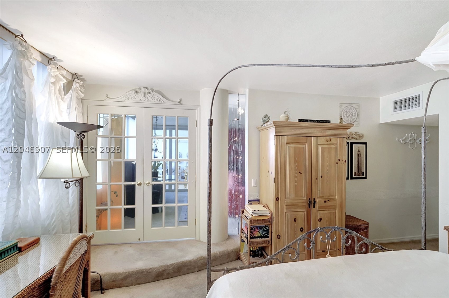 5005 Collins Ave 1224