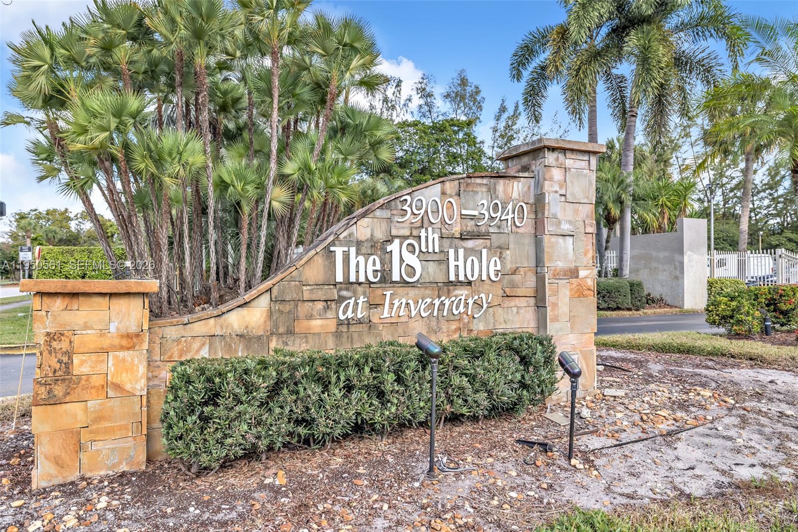 18TH HOLE AT INVERRARY CO - Residential