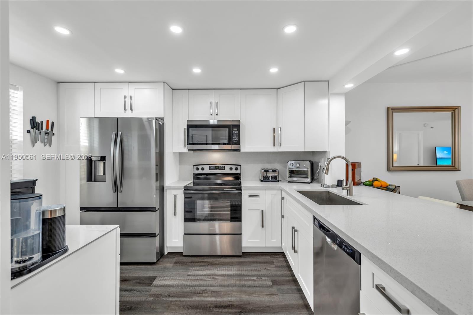 18TH HOLE AT INVERRARY CO - Residential