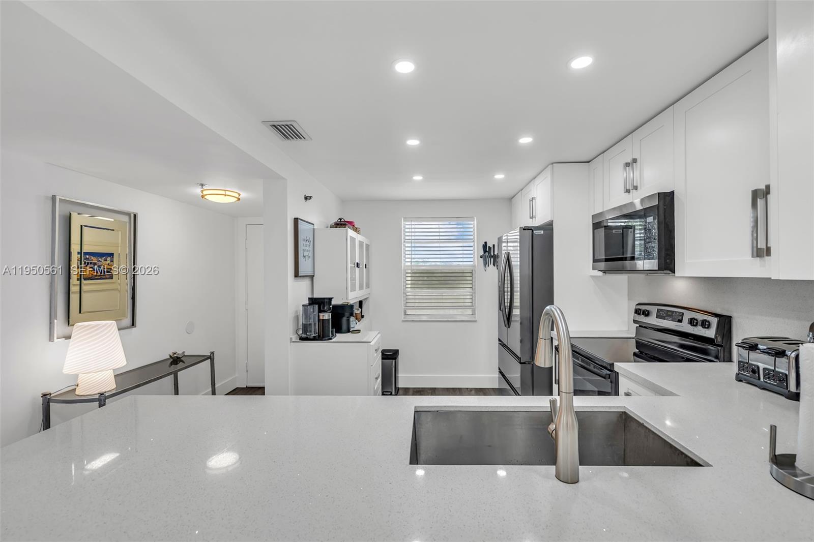 18TH HOLE AT INVERRARY CO - Residential