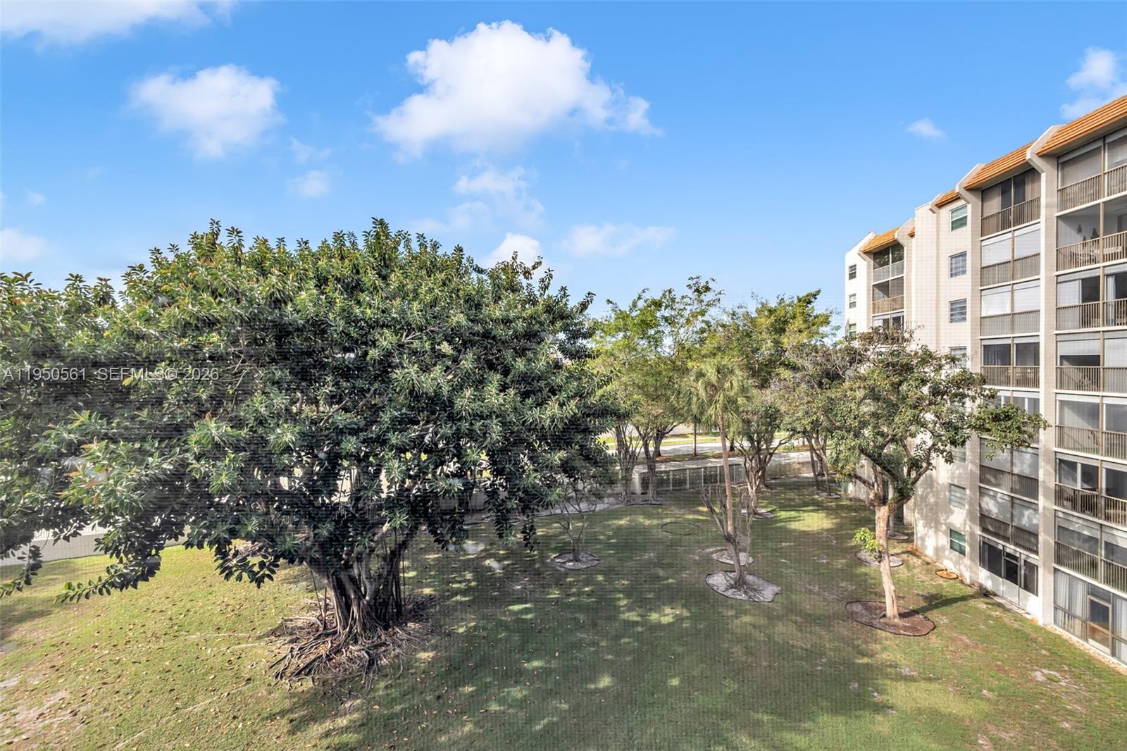 18TH HOLE AT INVERRARY CO - Residential