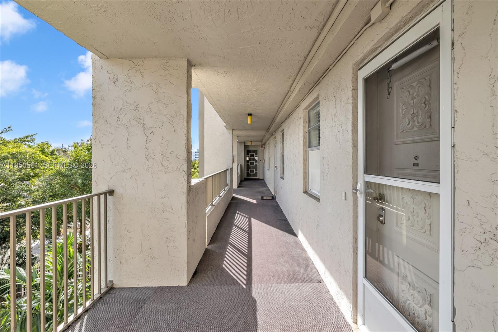 3910 Inverrary Blvd 503-B