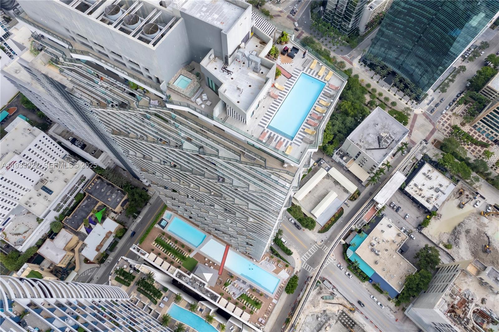 1300 S MIAMI AVENUE CONDO - Residential