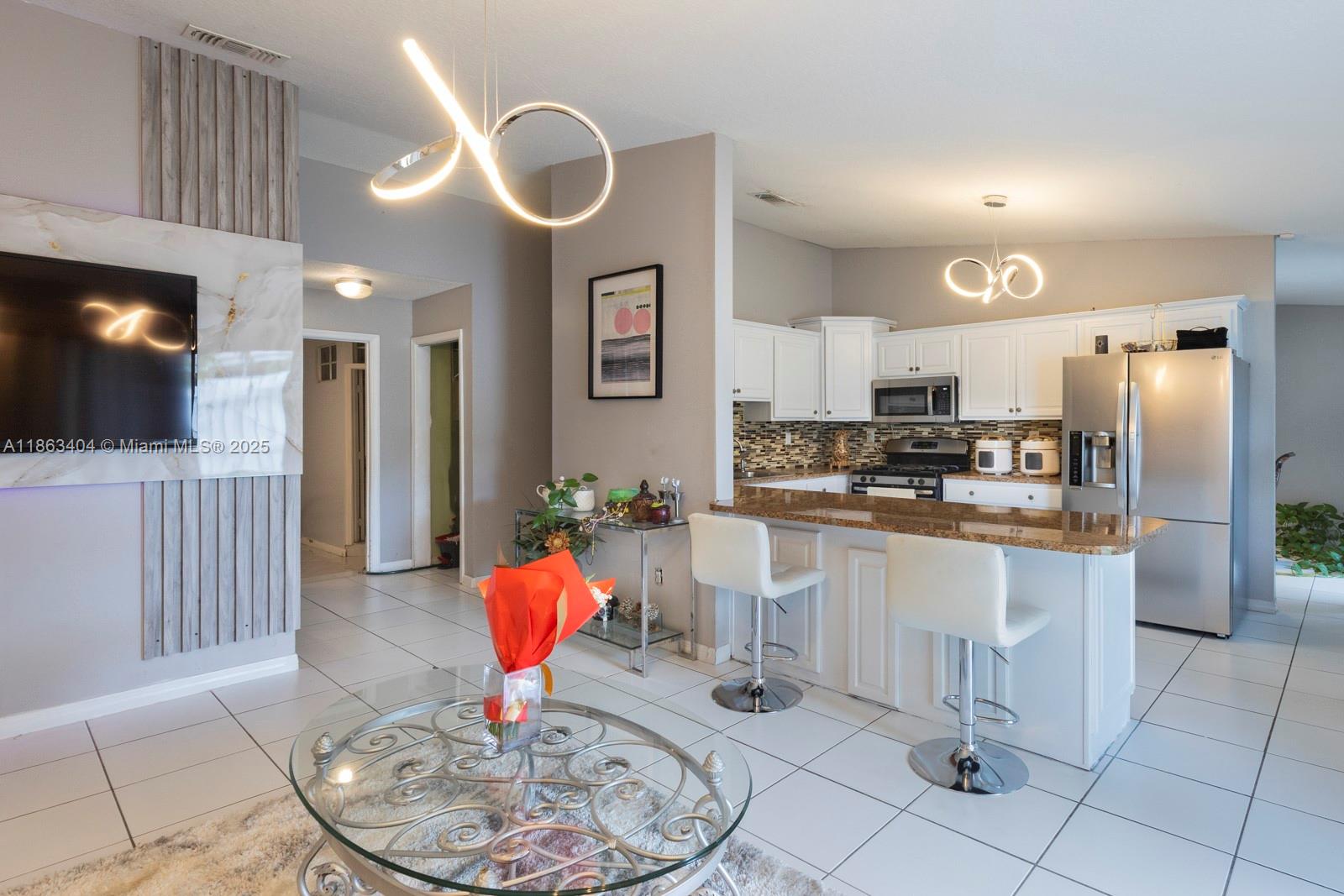 MAJESTIC HOMES - Residential