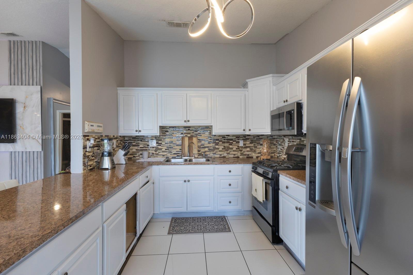 MAJESTIC HOMES - Residential