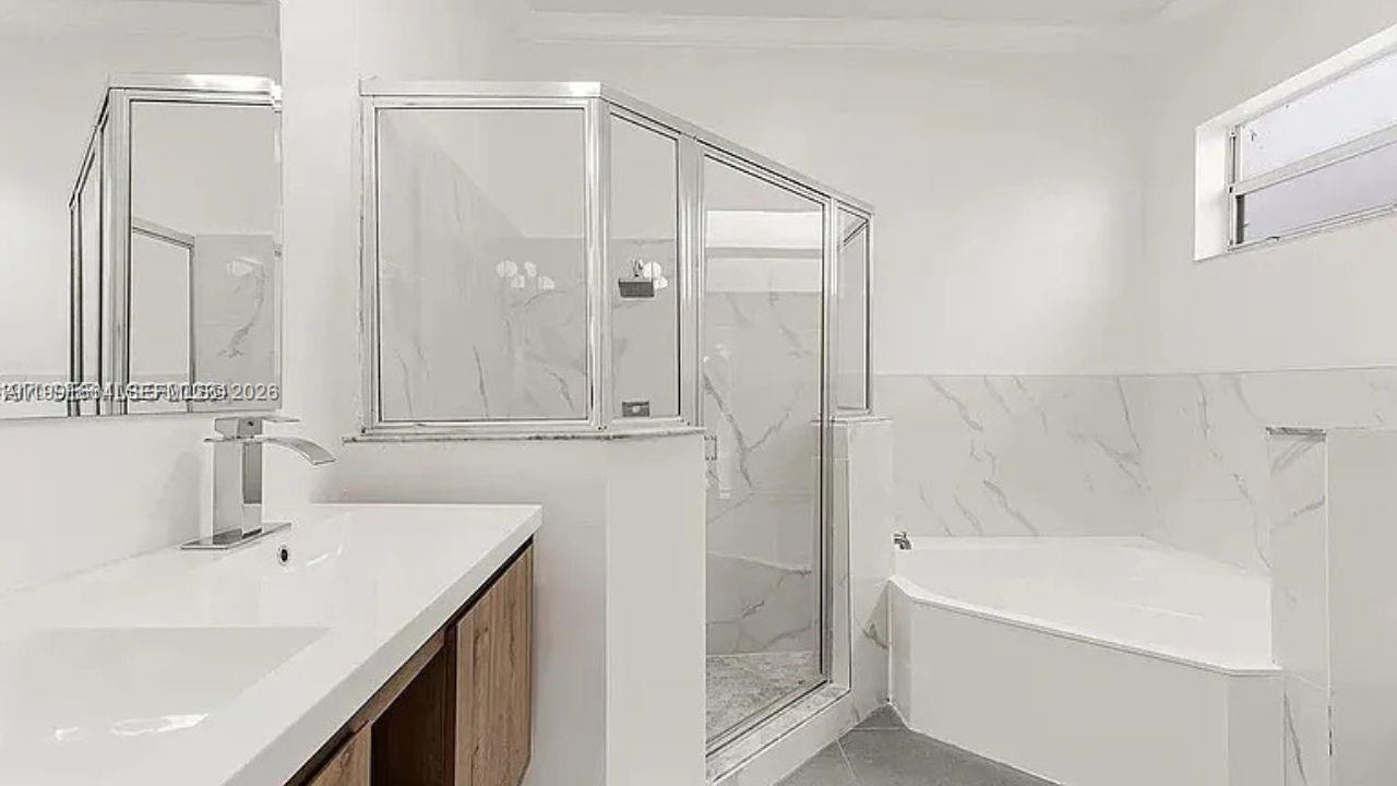 DUNWOODIE AT KEYS GATE - Residential Lease