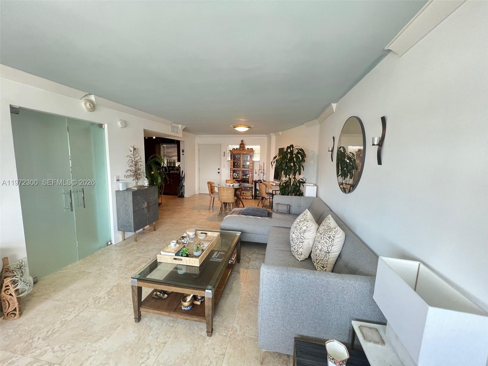 OCTAGON TOWERS I CONDO - Residential