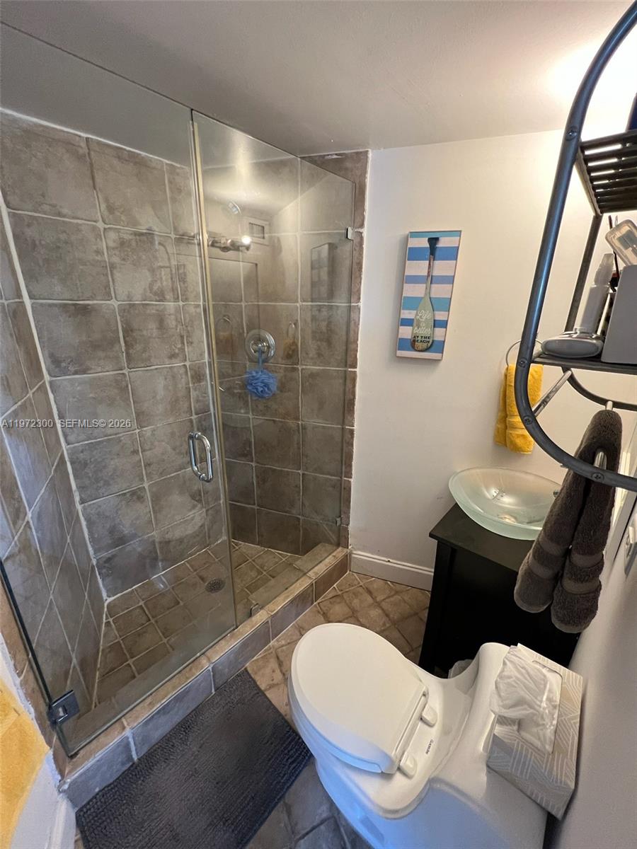 OCTAGON TOWERS I CONDO - Residential