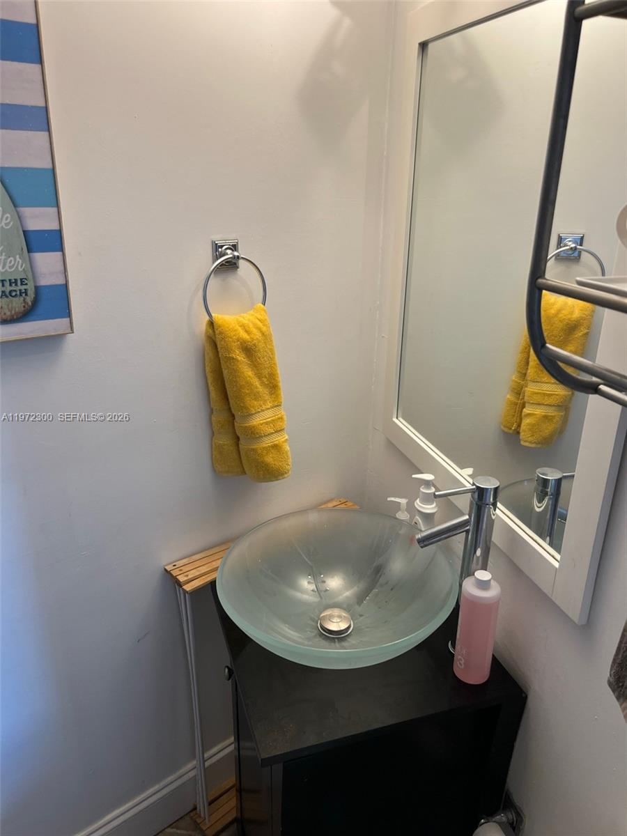 OCTAGON TOWERS I CONDO - Residential