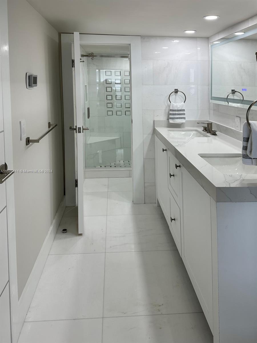 ARLEN BEACH CONDO - Residential Lease