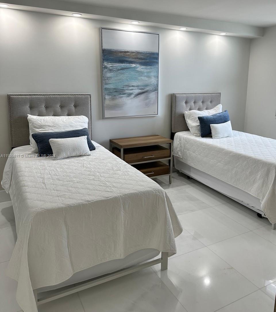 ARLEN BEACH CONDO - Residential Lease