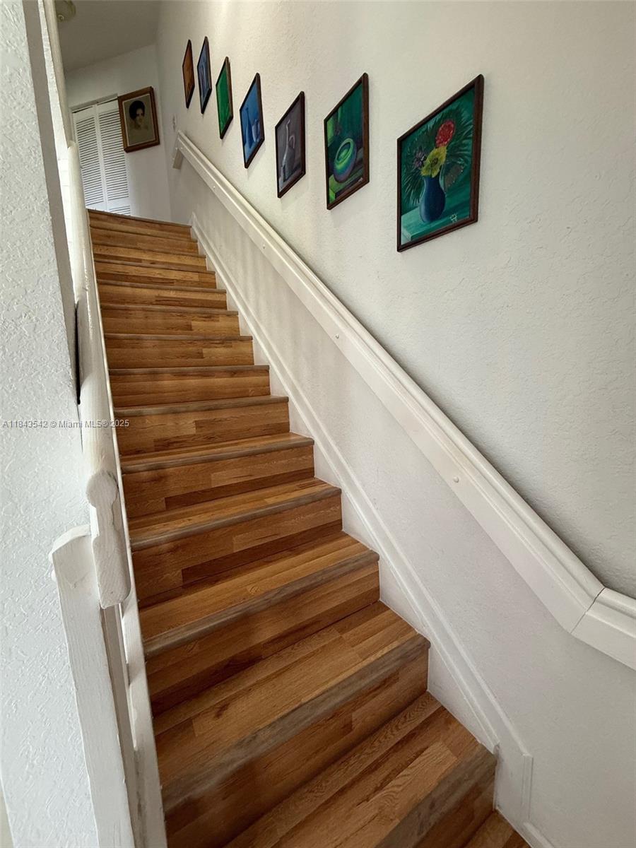 CORAL SPRINGS VILLAGE GRE - Residential