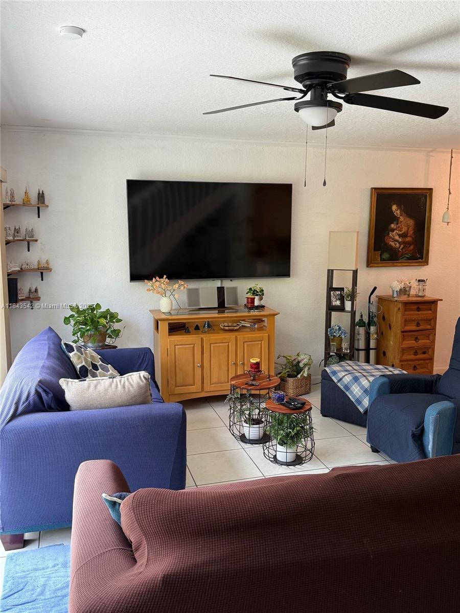 CORAL SPRINGS VILLAGE GRE - Residential