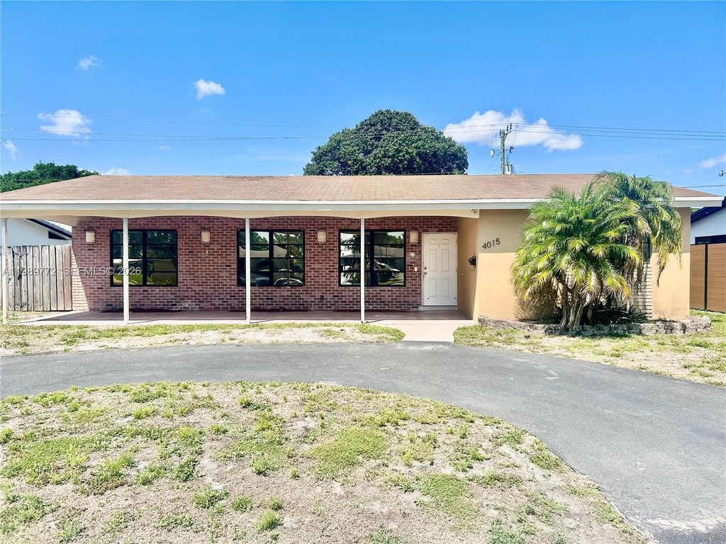 Photo of 4015 W Park Rd, Hollywood, FL 33021 (MLS # A11989772)