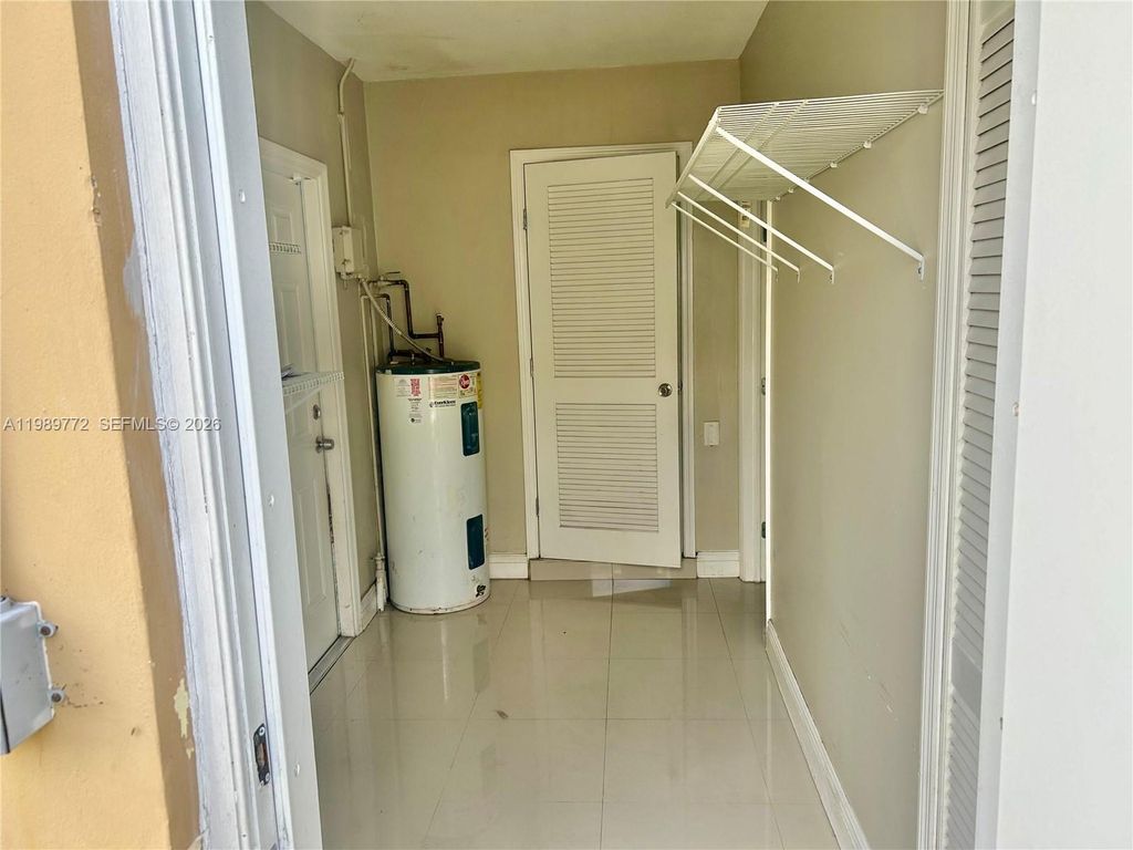 Photo of 4015 W Park Rd, Hollywood, FL 33021 (MLS # A11989772)