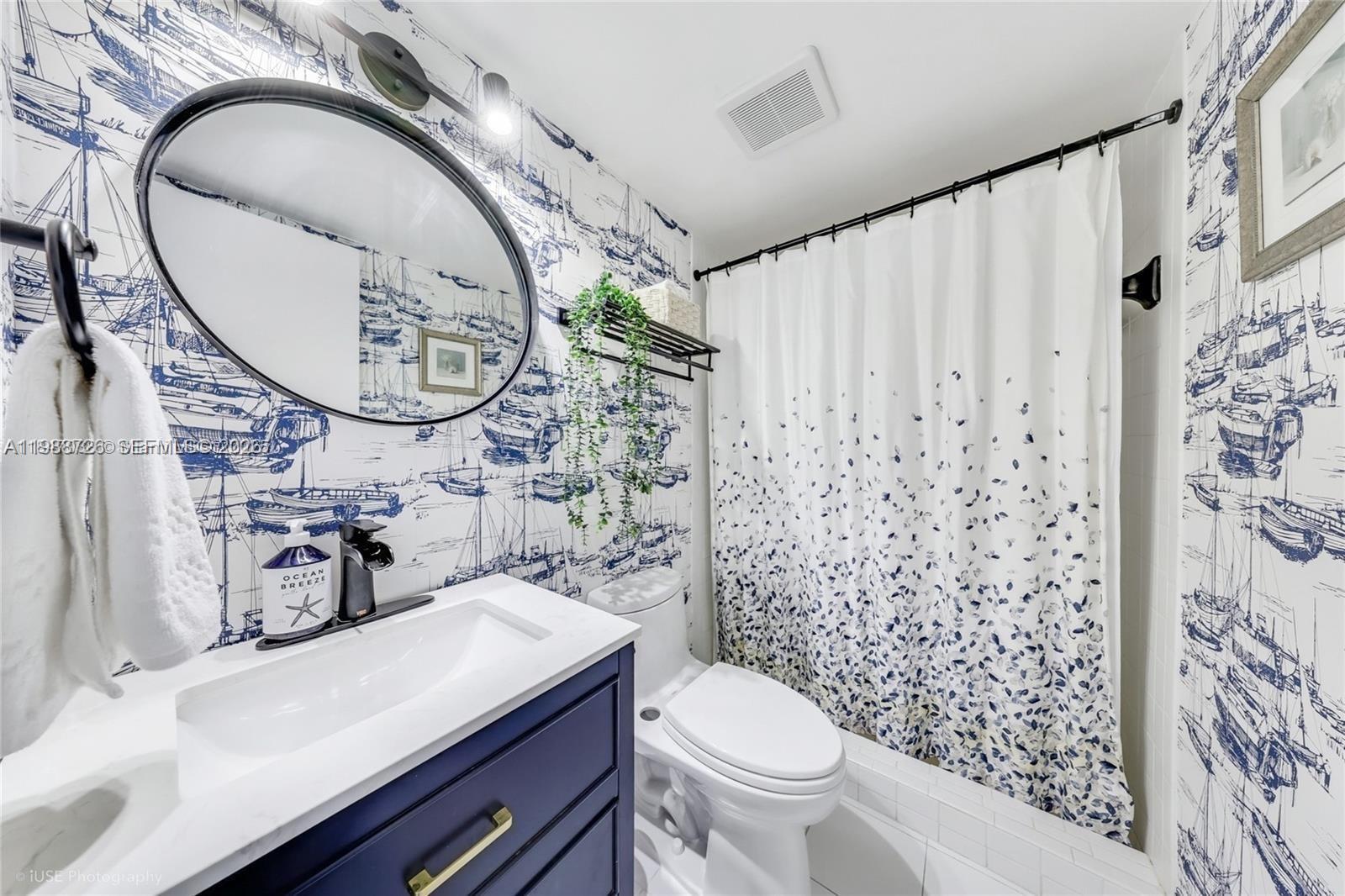 2600 Collins Ave 307