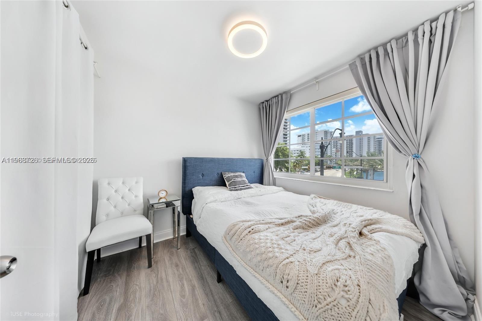 2600 Collins Ave 307