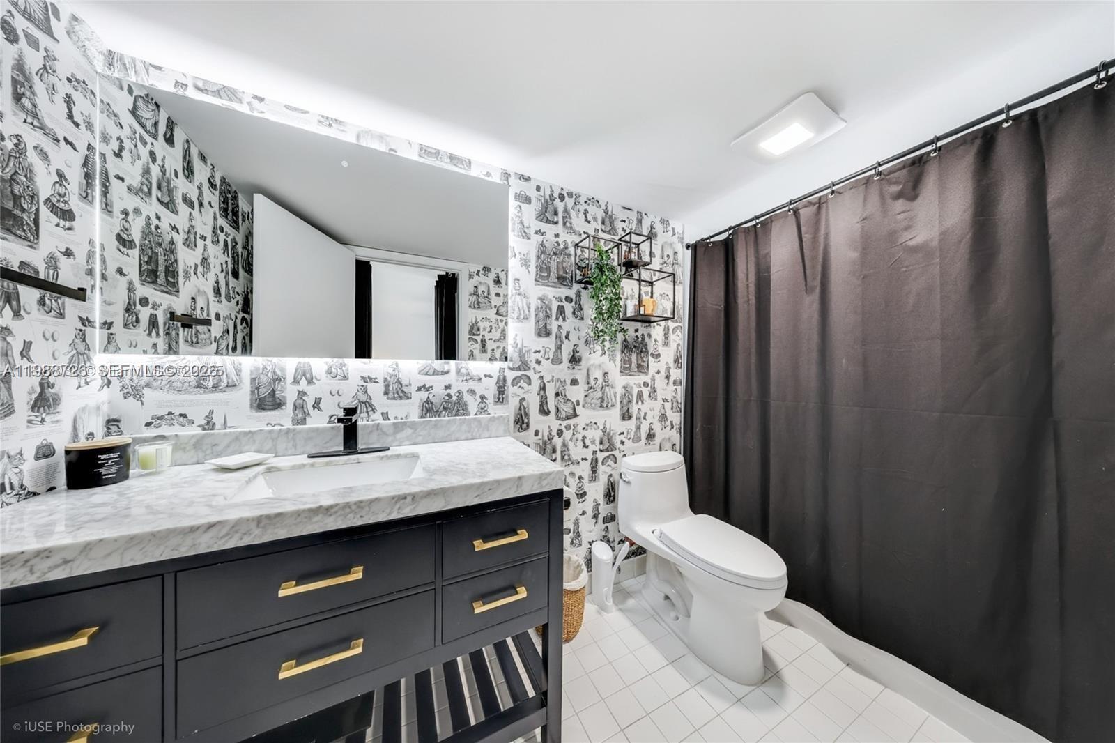 2600 Collins Ave 307