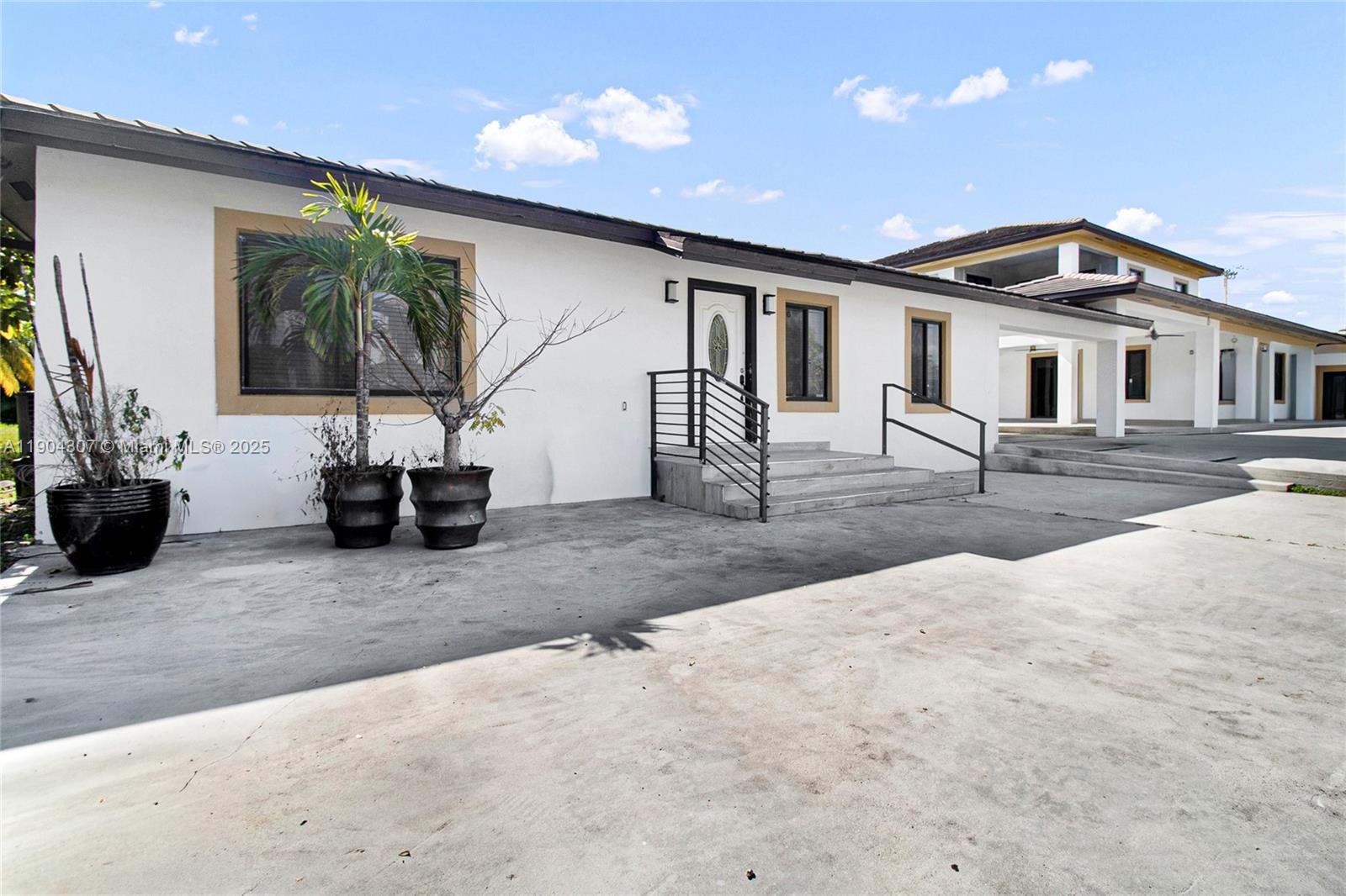 SWEETWATER ESTS SUB - Residential Lease