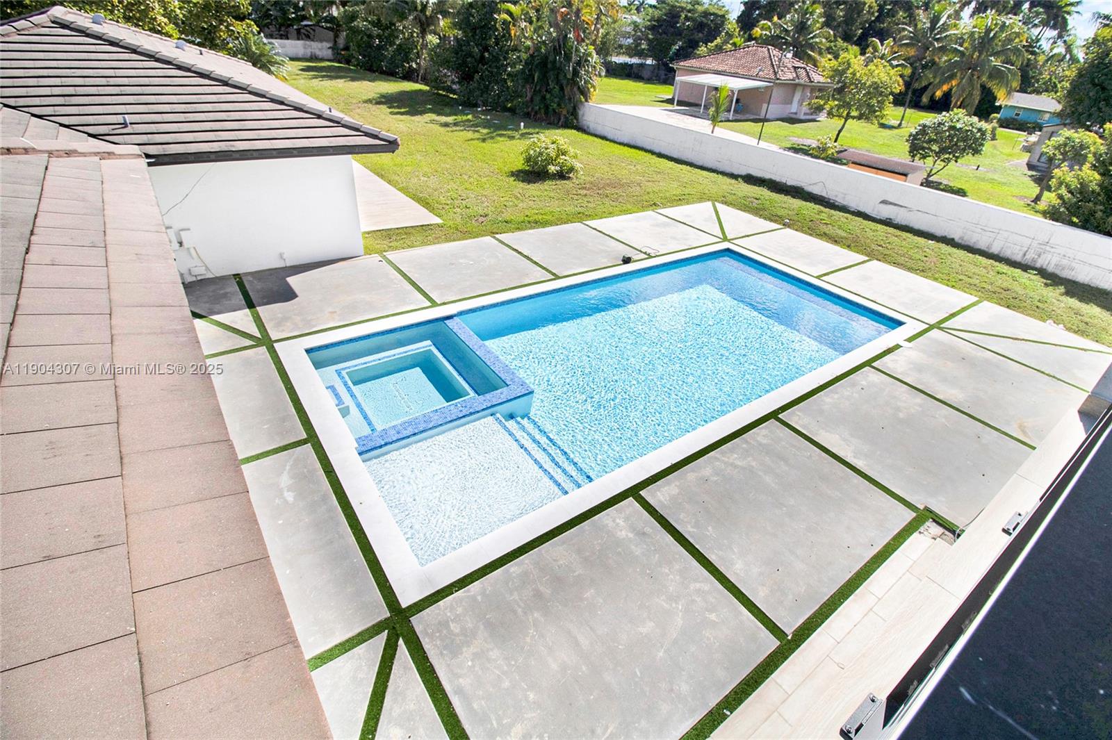 SWEETWATER ESTS SUB - Residential Lease