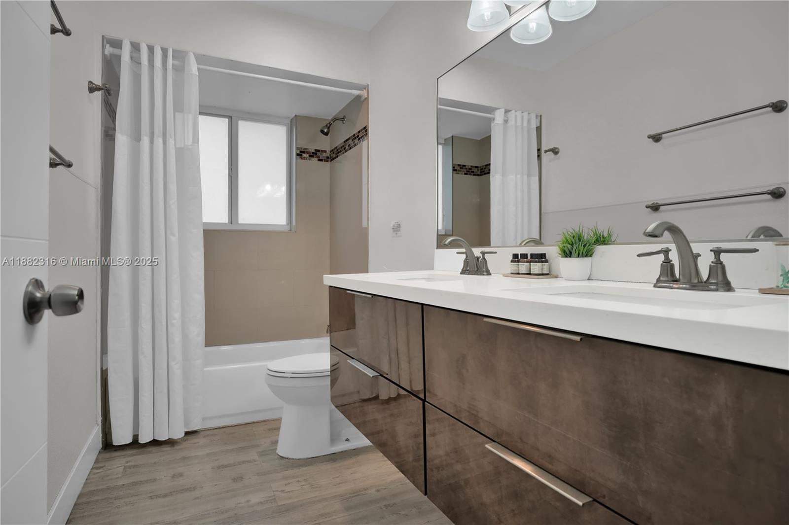 PICKWICK LAKE ESTS SEC 2 - Residential