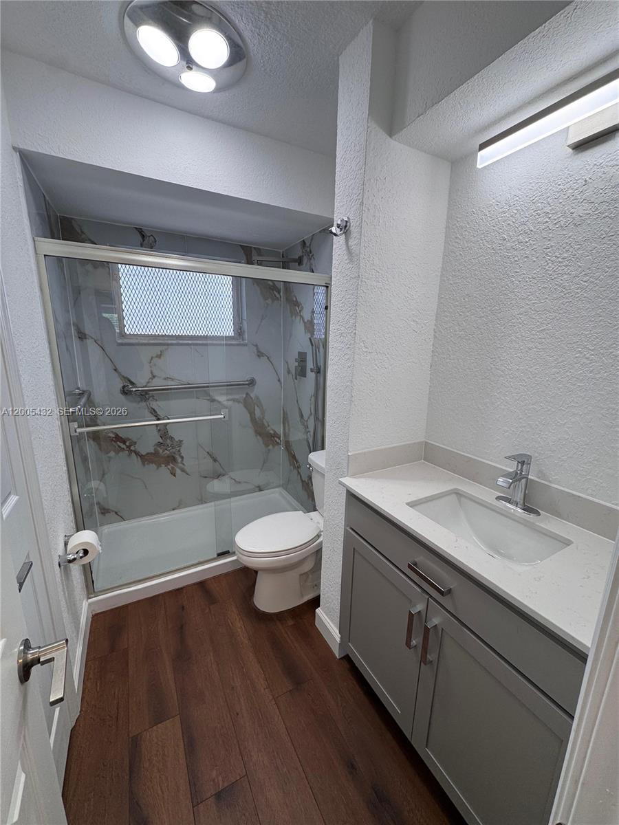 ASTOR CONDO - Residential