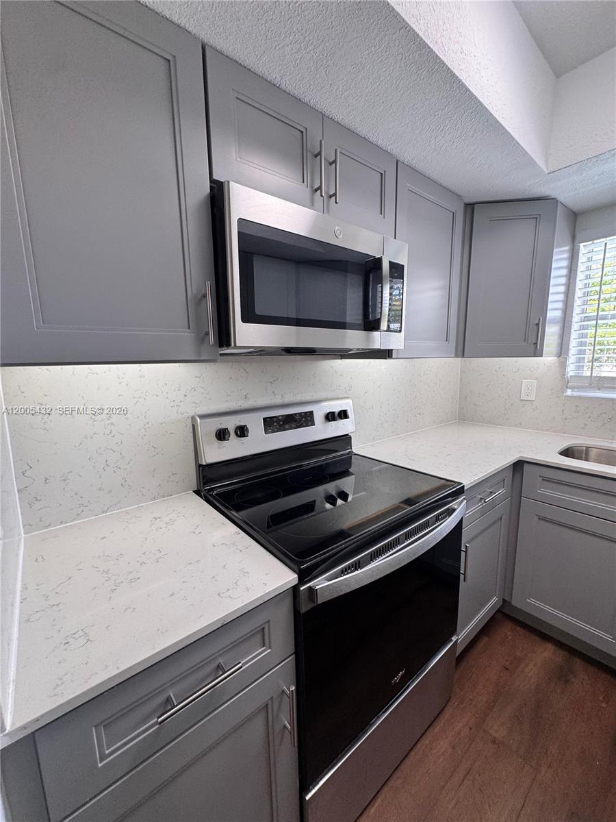 ASTOR CONDO - Residential