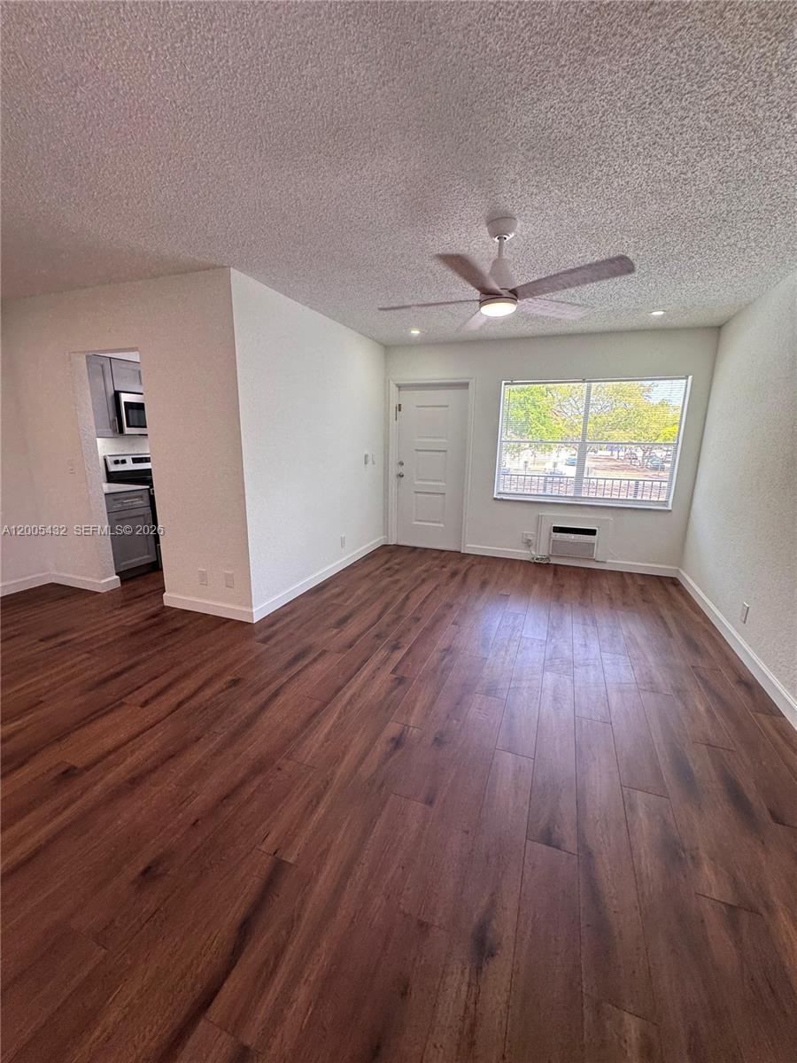 ASTOR CONDO - Residential