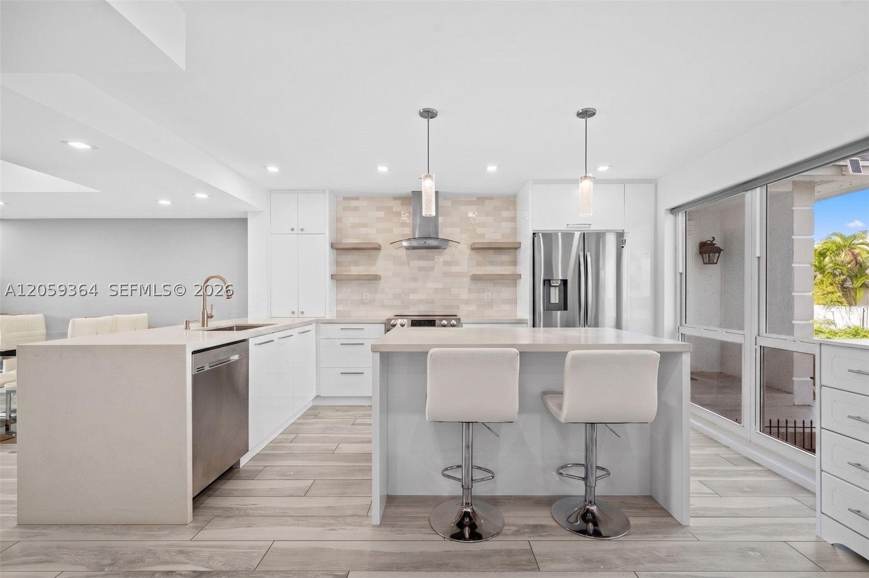 613 NE 26th Ave 613