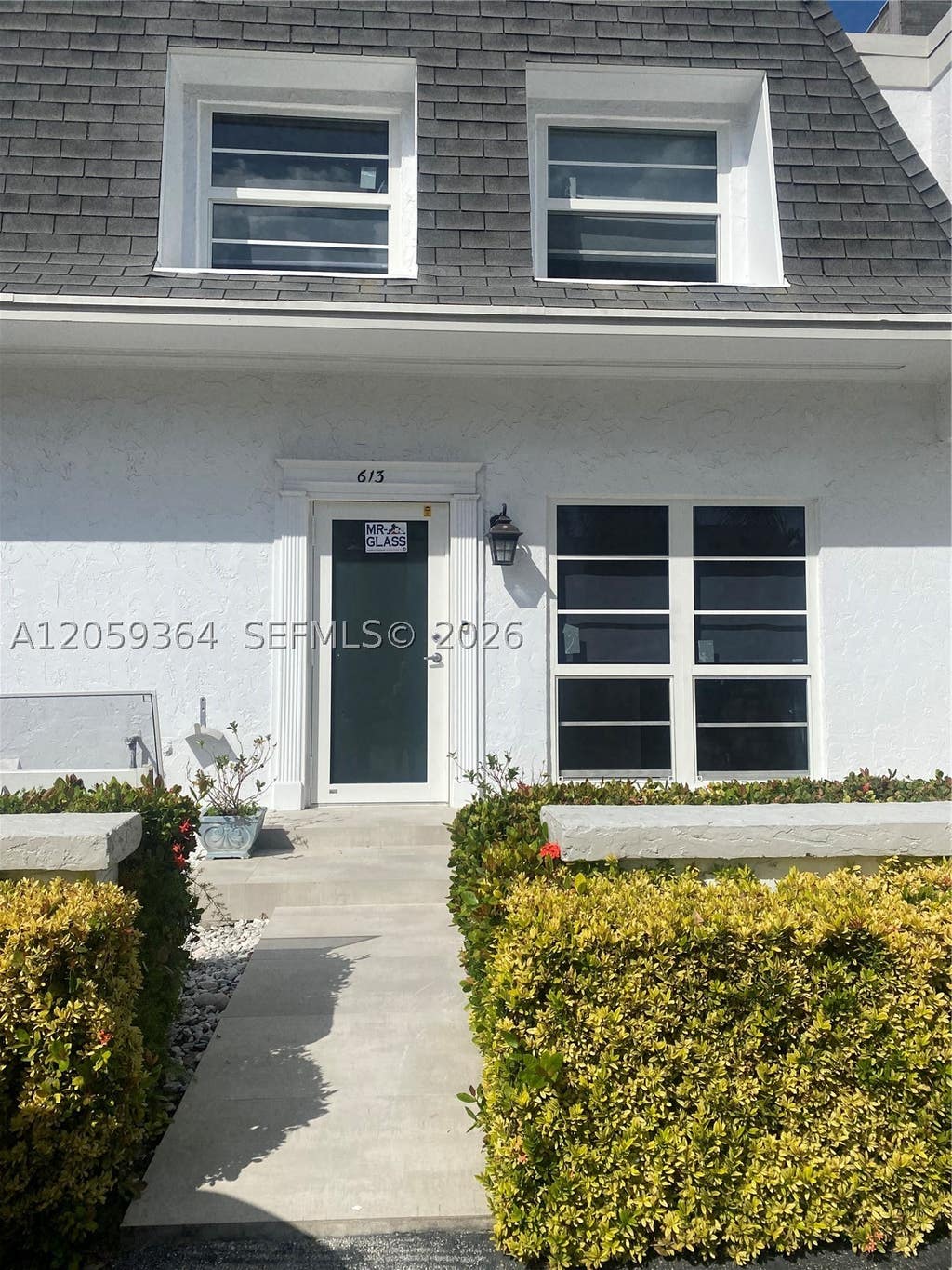 Photo of 613 NE 26th Ave #613, Hallandale Beach, FL 33009 (MLS # A12059364)