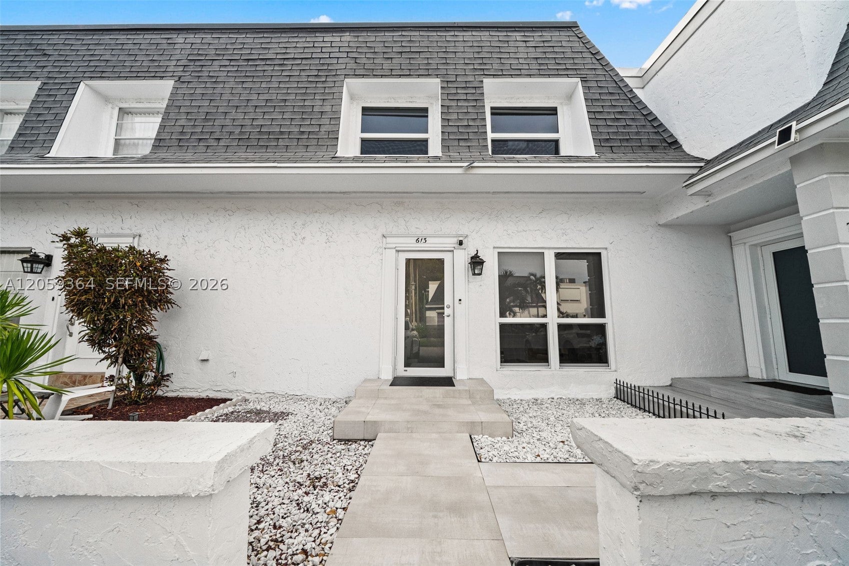 613 NE 26th Ave 613