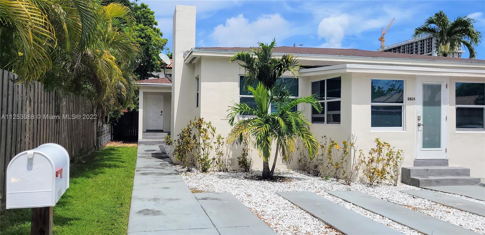 Recently remodeled light & bright 2/2 unit with stainless steel appliances. Great neighborhood near Coral Gables, Shenandoah, and Coconut Grove. Conveniently located near the Metrorail for an easy commute.