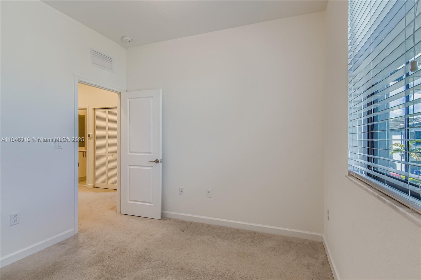 VISTA LAGO - Residential