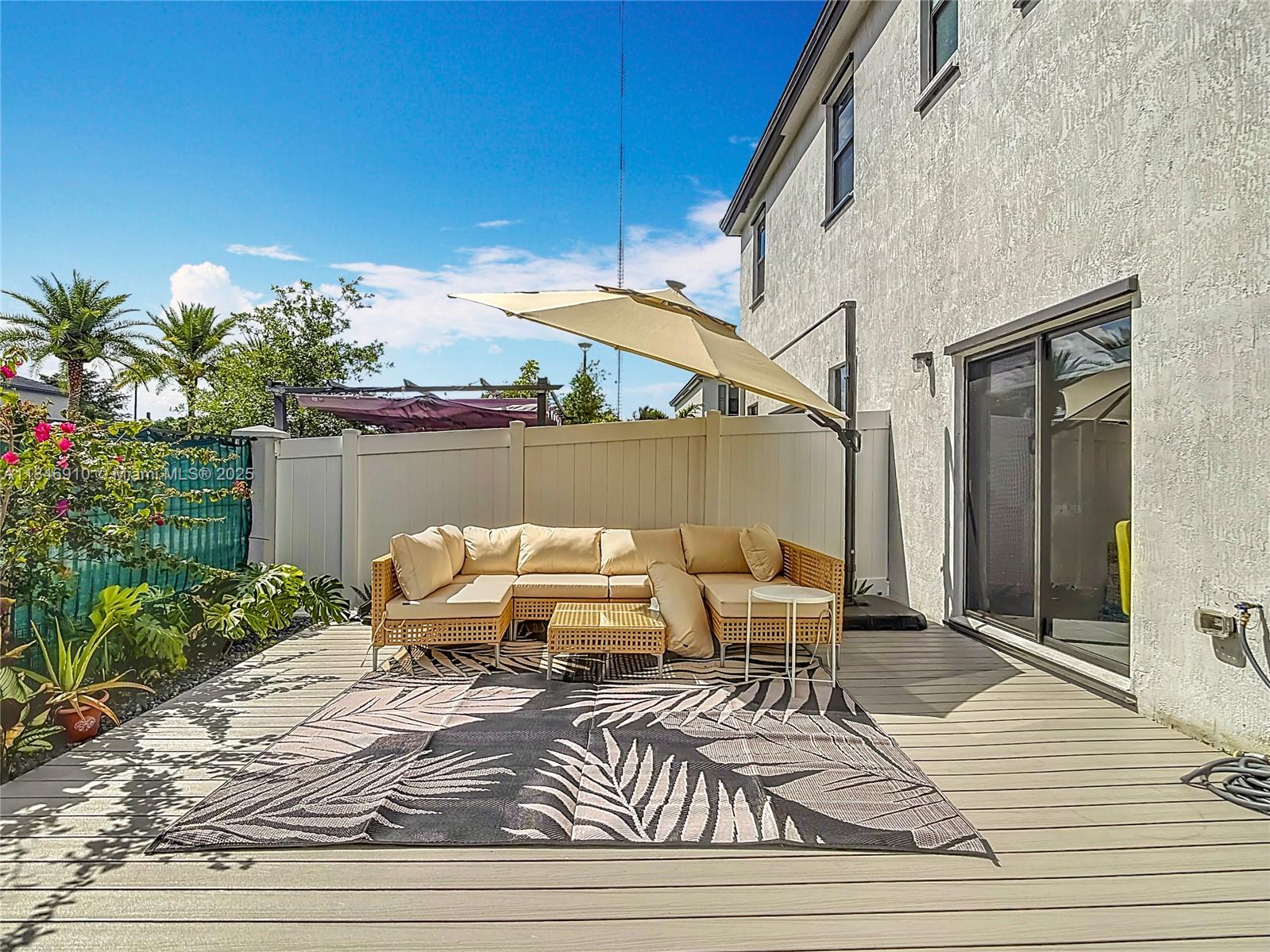 VISTA LAGO - Residential