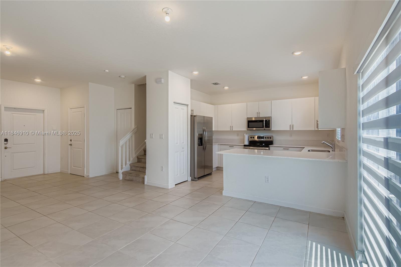 VISTA LAGO - Residential