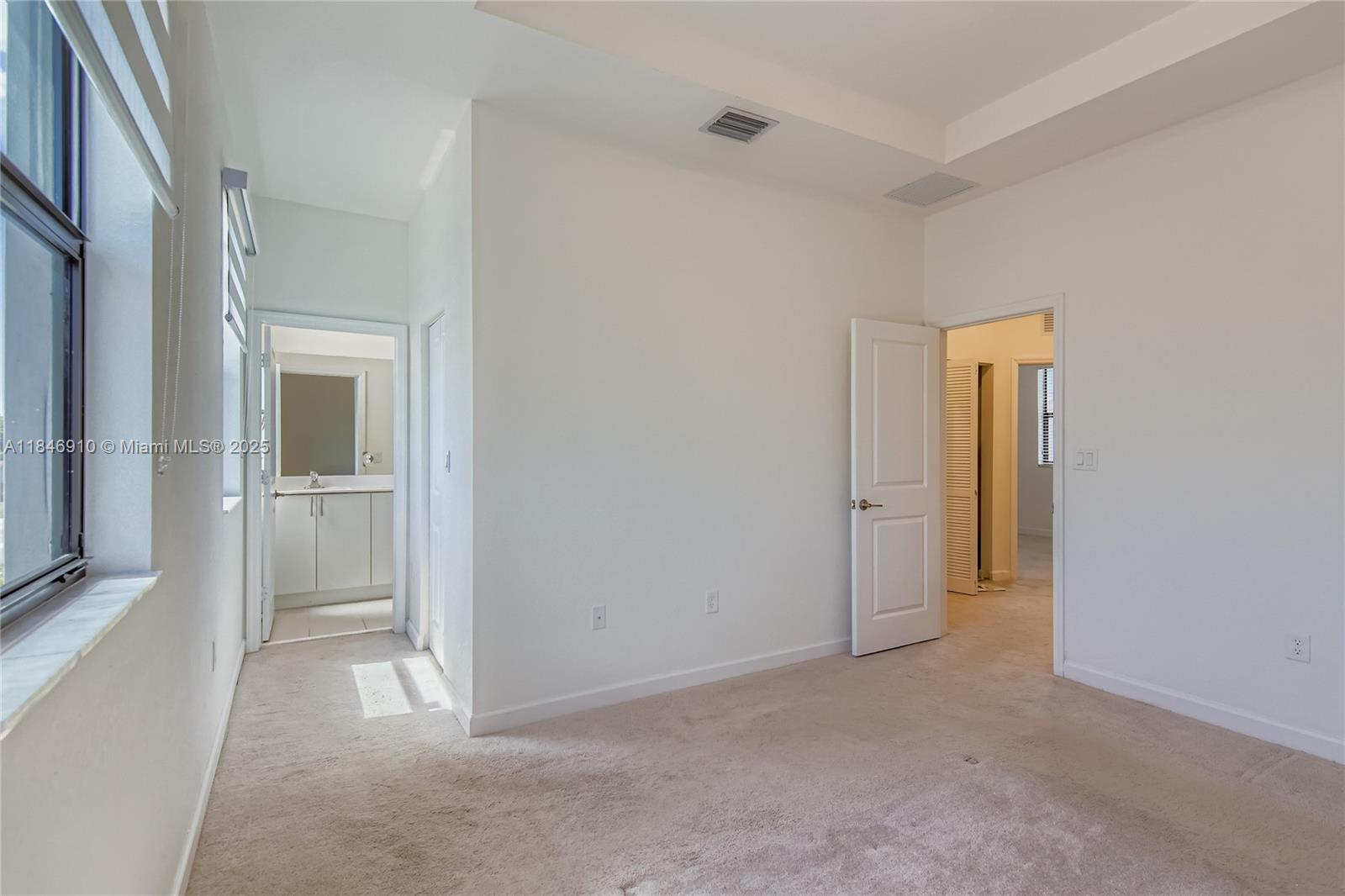 VISTA LAGO - Residential