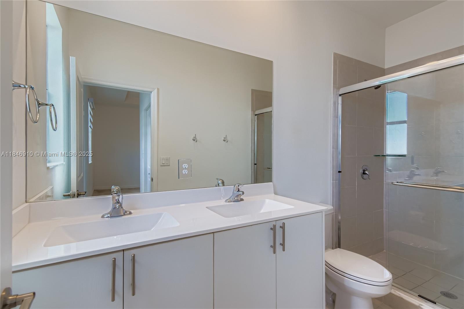 VISTA LAGO - Residential