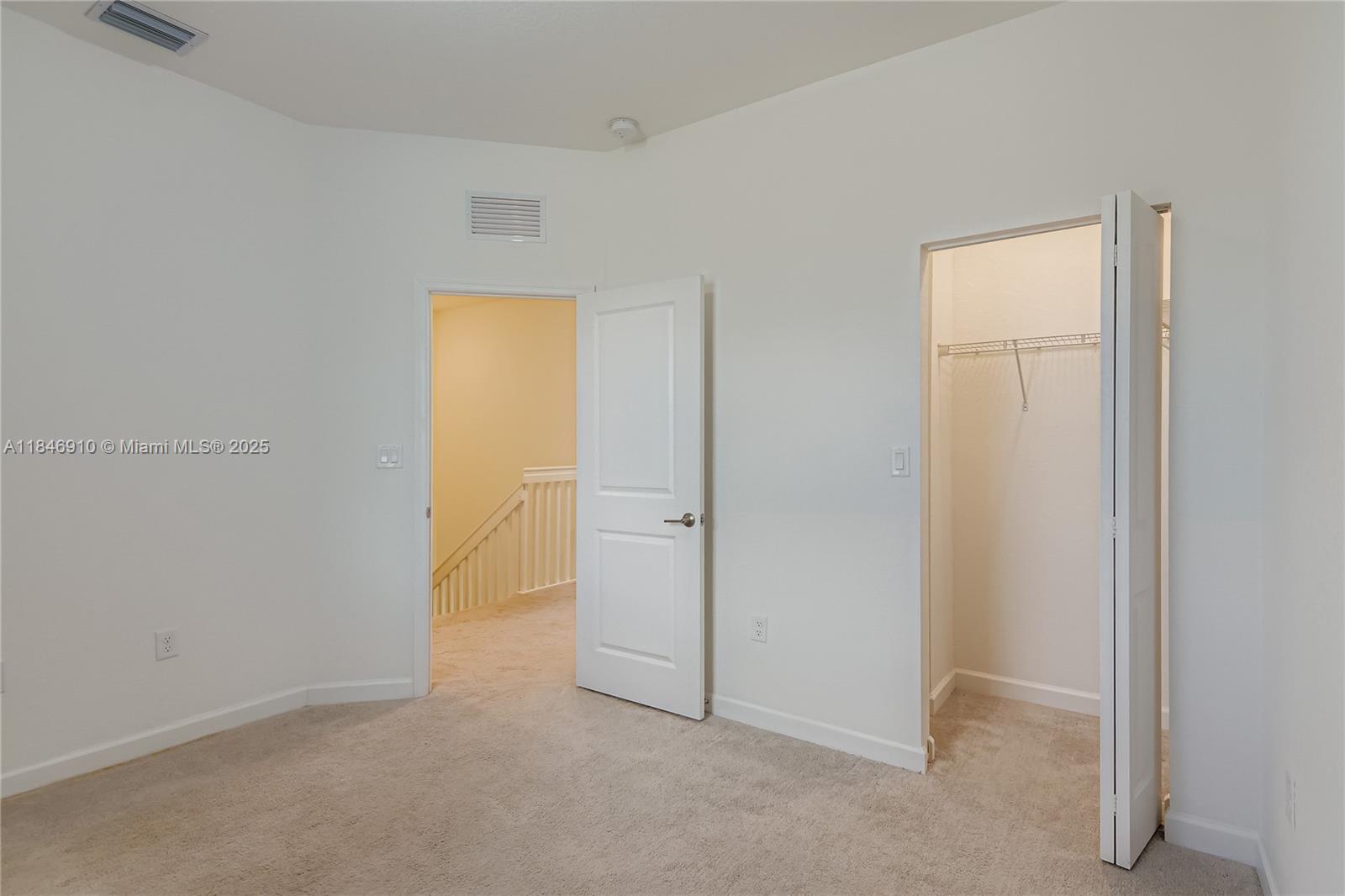 VISTA LAGO - Residential