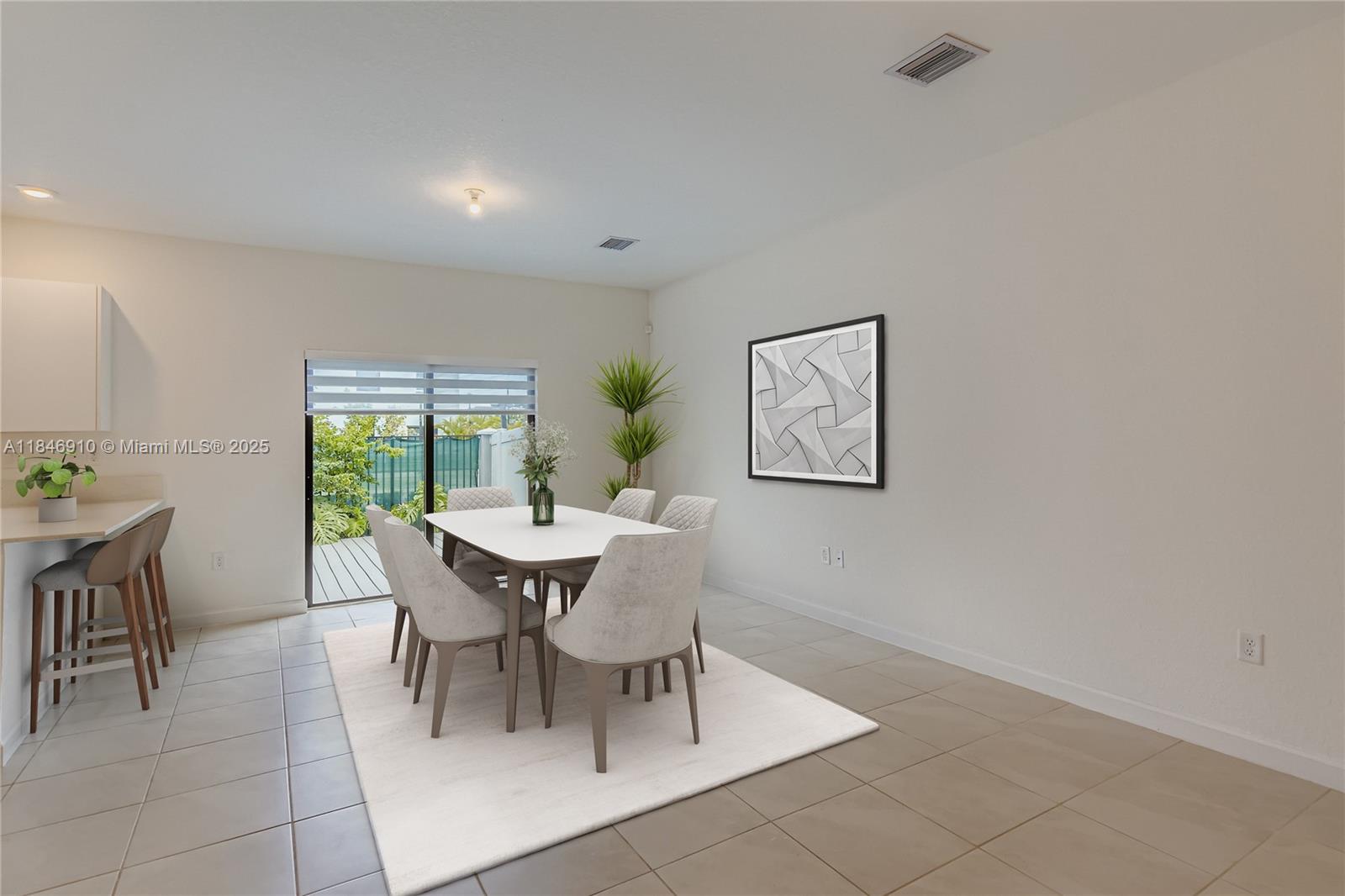 VISTA LAGO - Residential