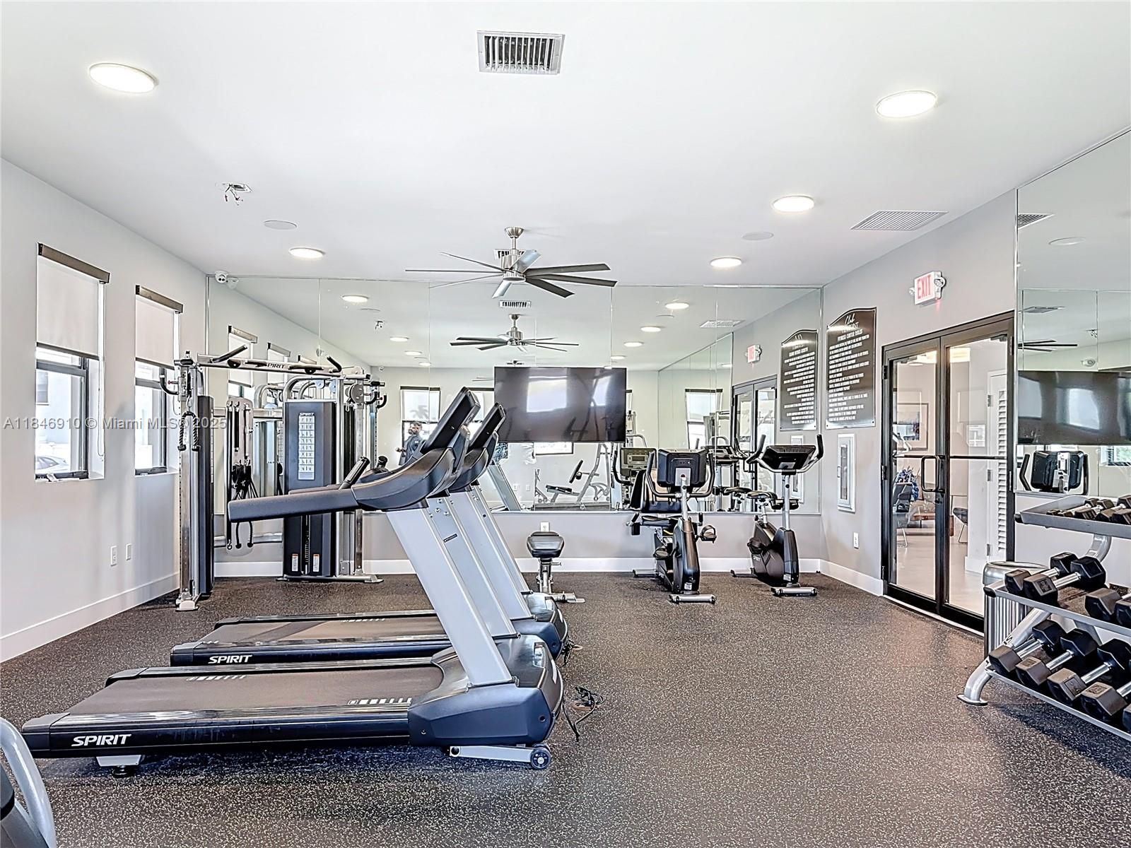 VISTA LAGO - Residential