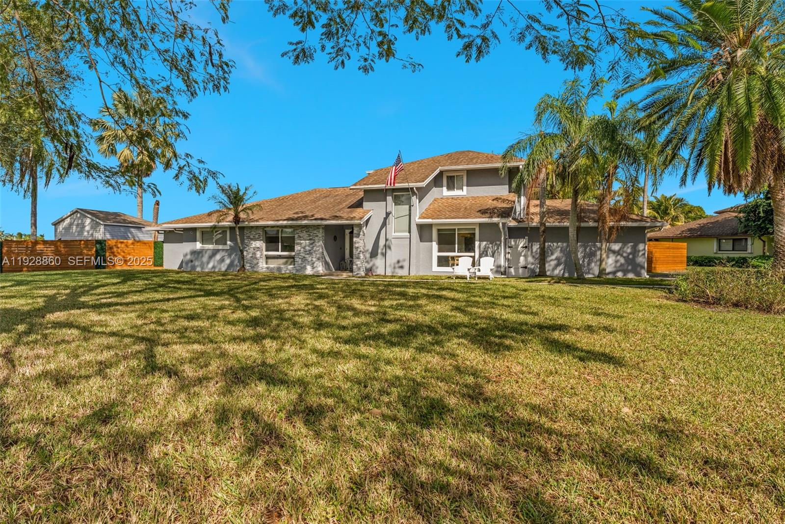 KINGS GROVE - Residential