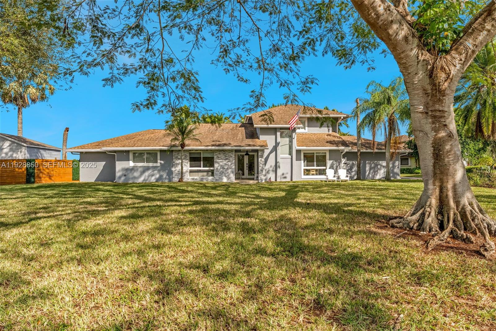 KINGS GROVE - Residential