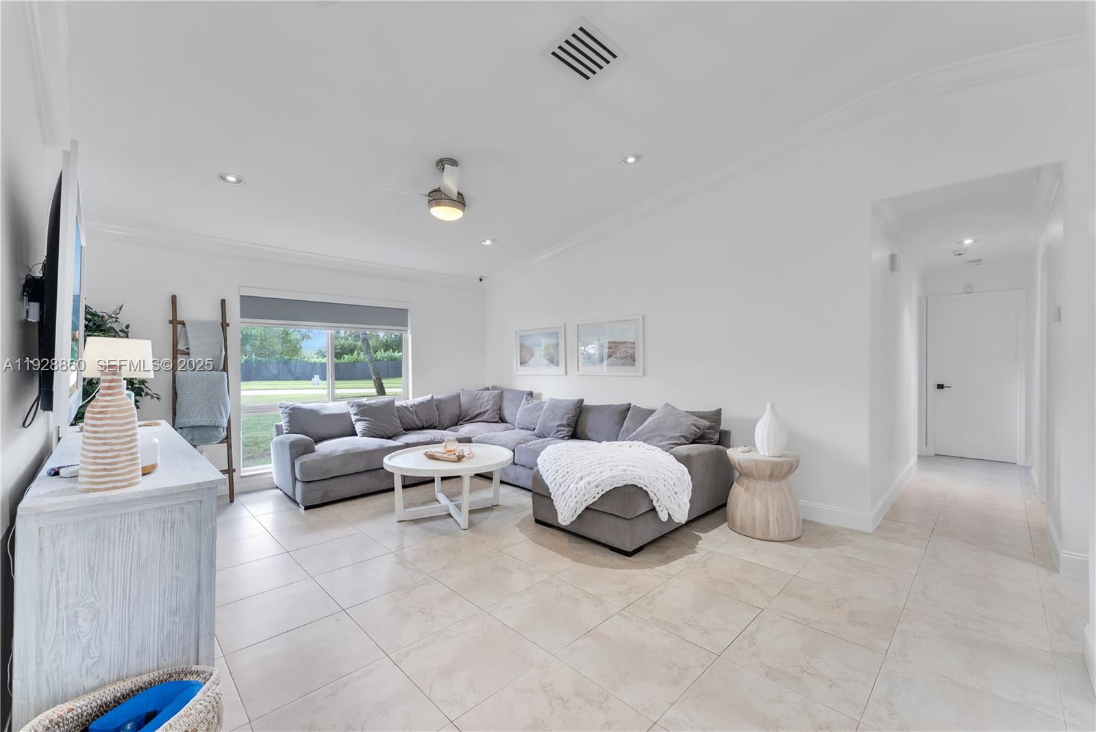 KINGS GROVE - Residential